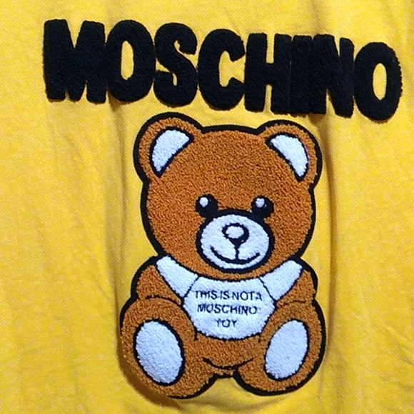 SALE! NWOT Moschino 3D Furry Bear Yellow Tee Sz.M 💛 (X-67 CRATE) - Picture 2 of 9